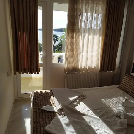 Otel Senar Ayvalı